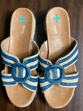 BareTraps Blue and Cream Striped Buckle Slide Mules Size 8M